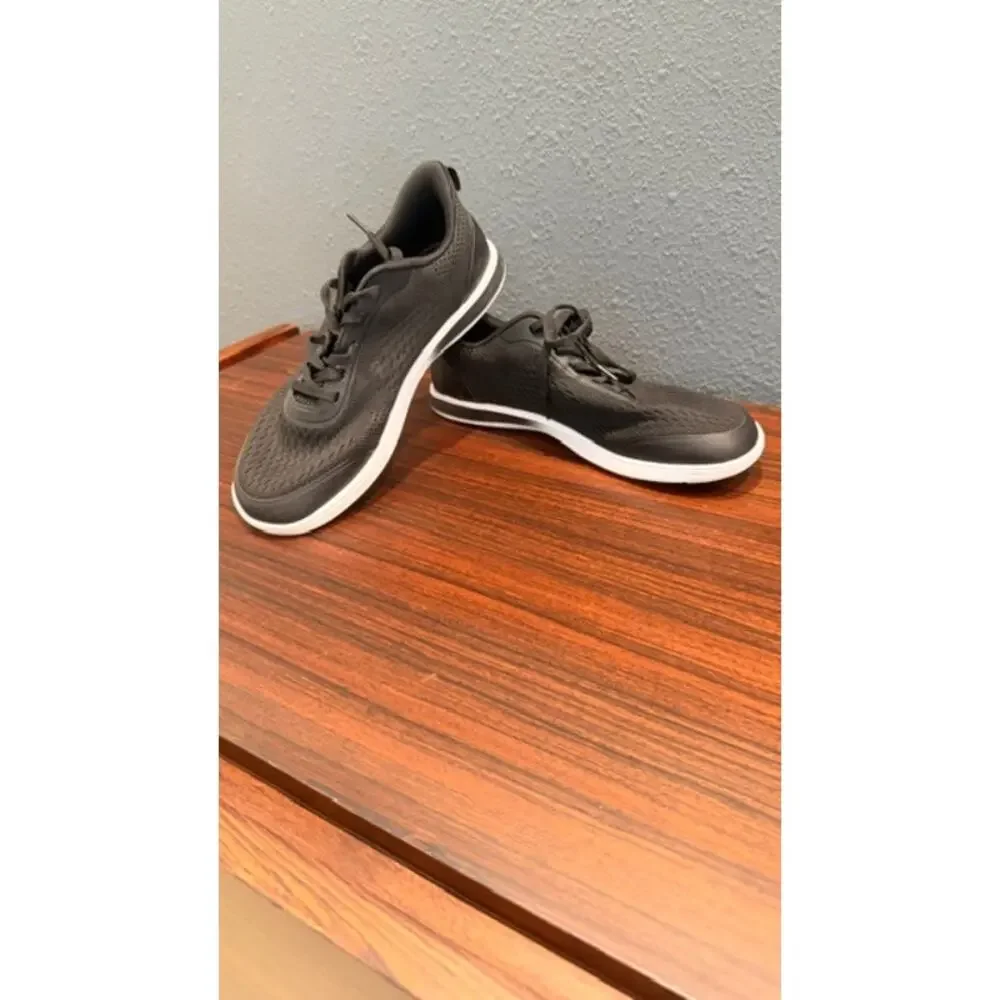 Women's HIKE Footwear Black Size 8.5